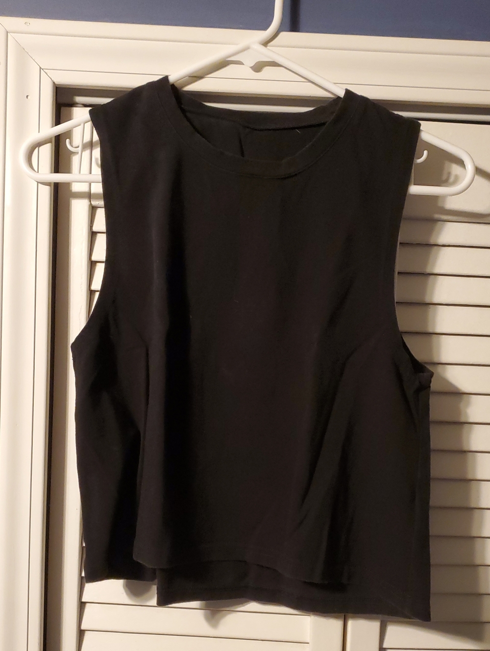 Women's Black Sleeveless Crop Tank Top